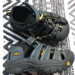 Keens size 8 sandal